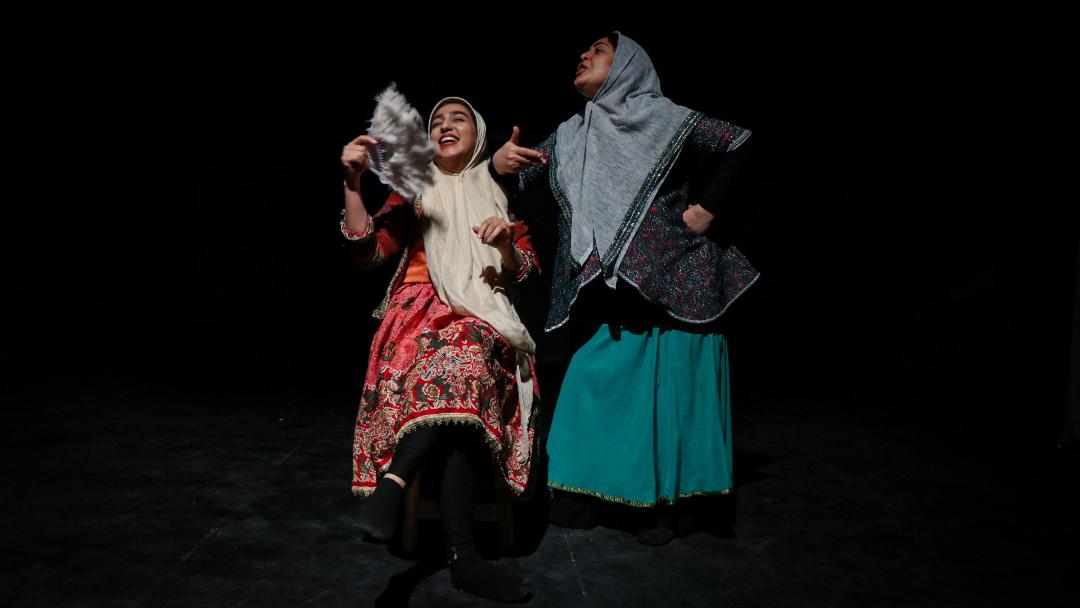 نمایش زنانه هزار و یک مکر به روی صحنه می‌رود