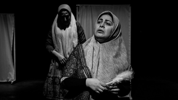 نمایش زنانه هزار و یک مکر به روی صحنه میرود