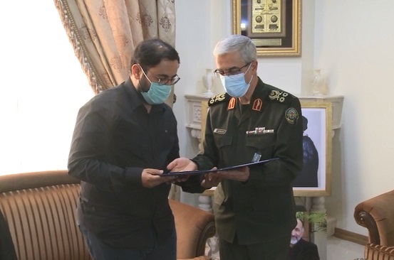 حکم سرلشکری شهید حجازی تقدیم خانواده وی شد