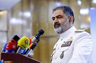 حراست از منافع کشور در دریاها نیازمند نیروی دریایی قدرتمند است