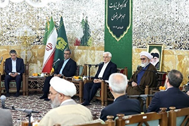 عارف:قیم مردم نیستیم و برای پاسخ به مطالبات مردم پای کار هستیم